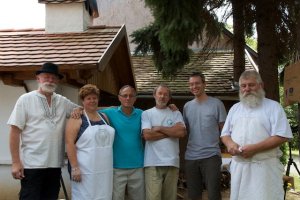 Kenyérsütők  (az egyetlen nő én vagyok, a kékinges a házigazda)