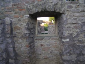 Pálos Kolostor romjai